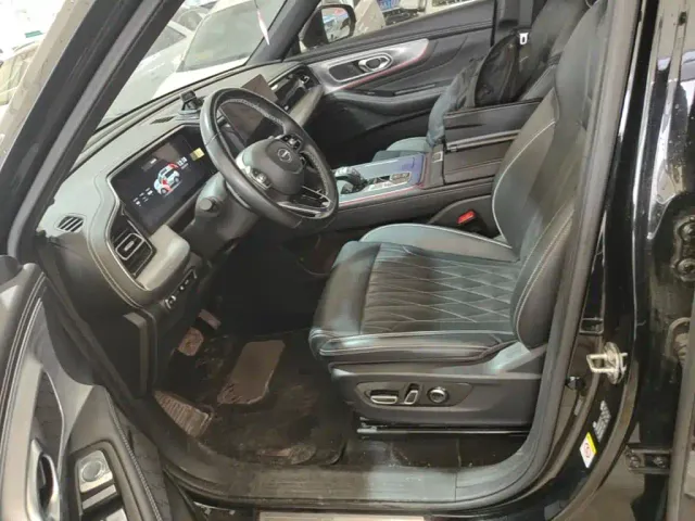 GAC Trumpchi GS8 — Фото автомобиля 14