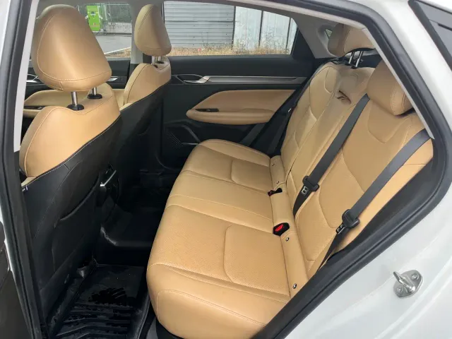 Geely Emgrand L — Фото автомобиля 8