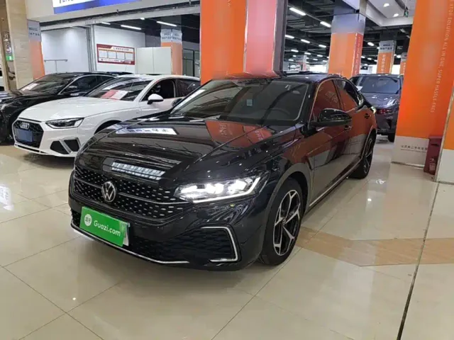 Фотография автомобиля — Volkswagen Passat