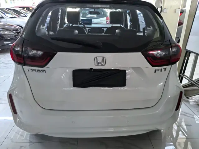 Honda Fit — Фото автомобиля 6