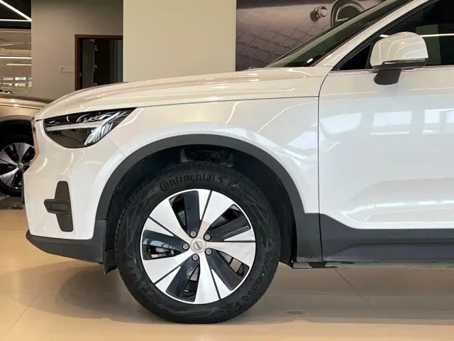 Volvo XC40 — Фото автомобиля 3