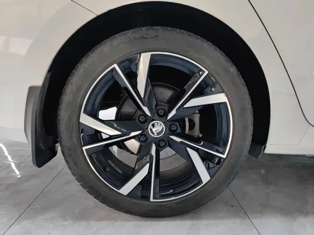Skoda Octavia — Фото автомобиля 15