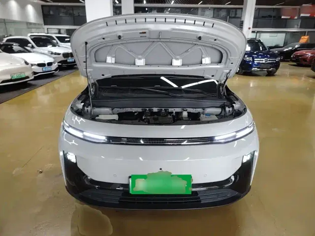 Leapmotor B10 — Фото автомобиля 19