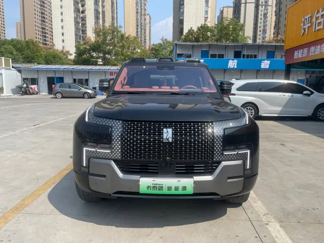 BYD U8 — Фото автомобиля 2