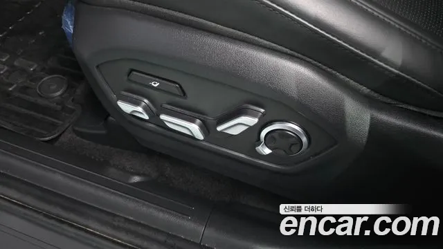 Hyundai Santafe Santa Fe (MX5) Бензин 2.5T 4WD — Фото автомобиля 28