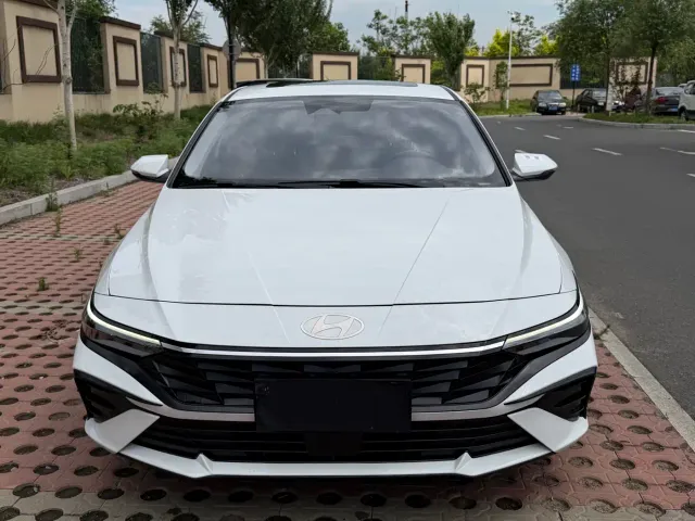 Hyundai Elantra — Фото автомобиля 2