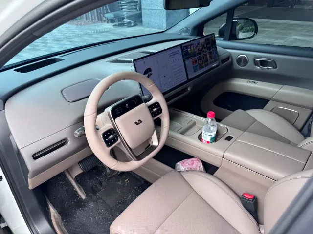 Li Auto i6 — Фото автомобиля 9