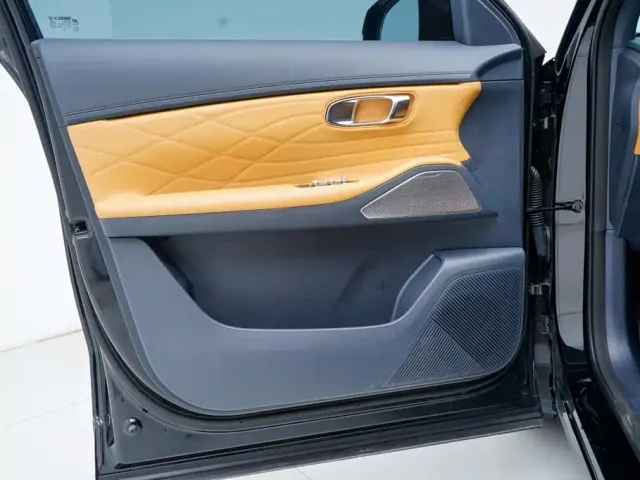 Geely Galaxy Starship 7 EM-i — Фото автомобиля 15