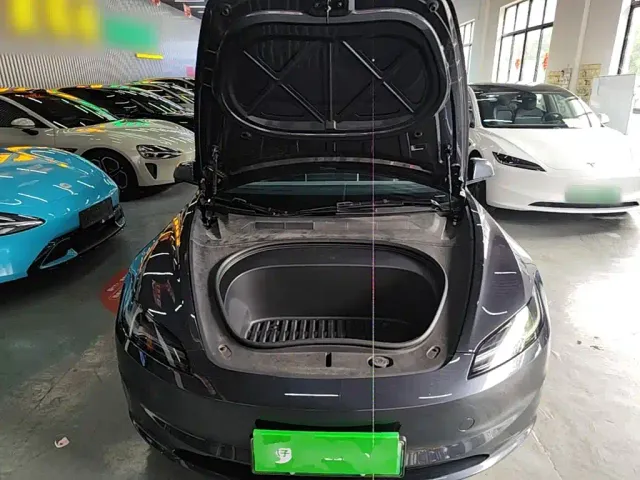 Tesla Model 3 2023 Rear-Wheel Drive — Фото автомобиля 19