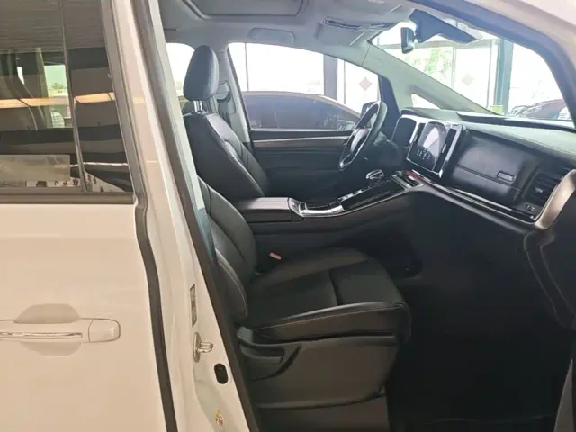 GAC Trumpchi M8 — Фото автомобиля 24