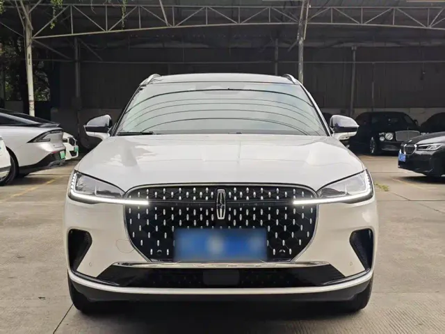 Lincoln Corsair — Фото автомобиля 2