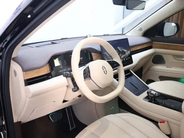 Aito M7 — Фото автомобиля 11