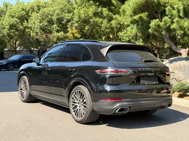 Porsche Cayenne — Фото автомобиля 19