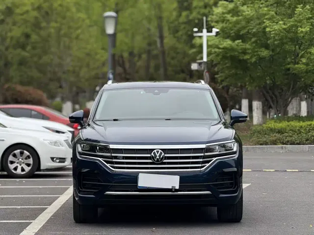 Volkswagen Touareg — Фото автомобиля 2