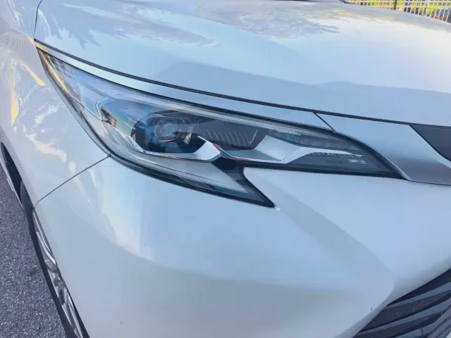 Toyota Sienna — Фото автомобиля 6