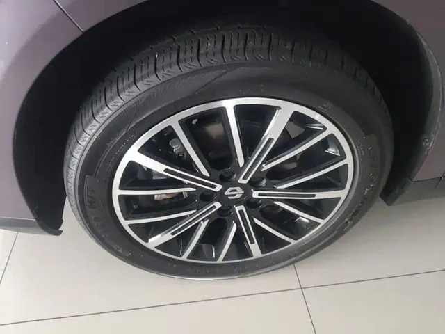 Leapmotor B10 — Фото автомобиля 22