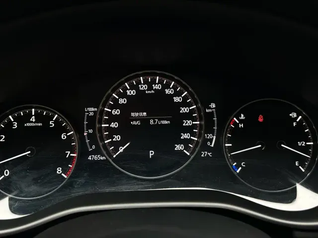 Mazda Axela — Фото автомобиля 8