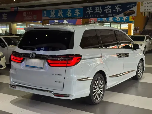 Honda Elysion — Фото автомобиля 4