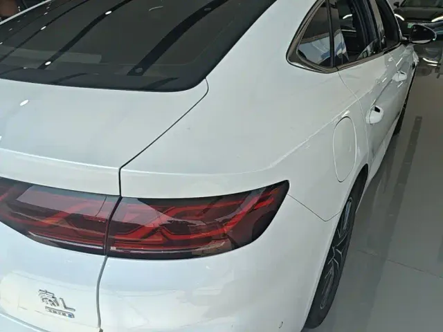 BYD Qin L — Фото автомобиля 7