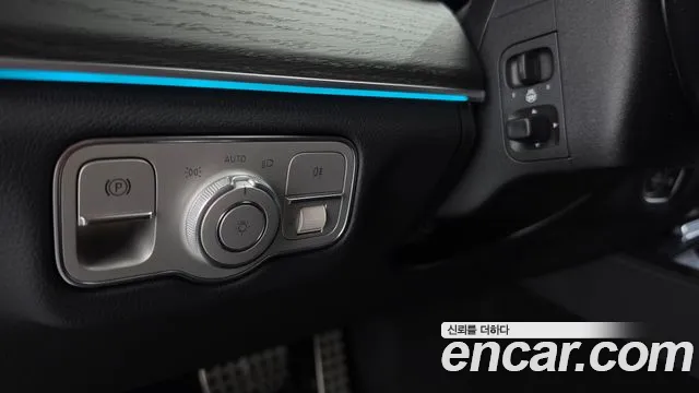 Mercedes-Benz GLE-Class — Фото автомобиля 28