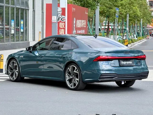 Audi A7L — Фото автомобиля 8