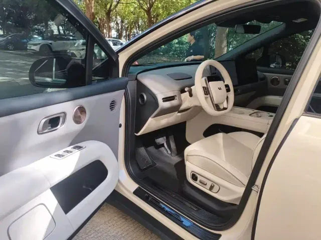 Li Auto i6 — Фото автомобиля 15