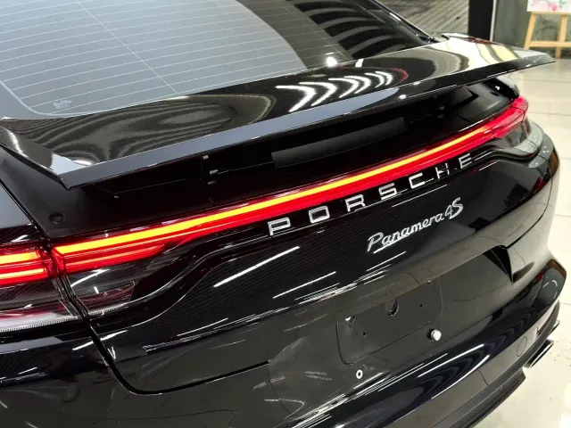 Porsche Panamera — Фото автомобиля 19