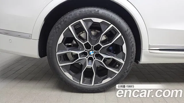 BMW X7 — Фото автомобиля 4