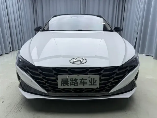 Hyundai Elantra — Фото автомобиля 2