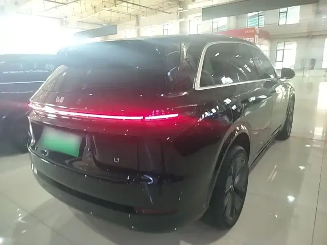 Li Auto L7 — Фото автомобиля 6