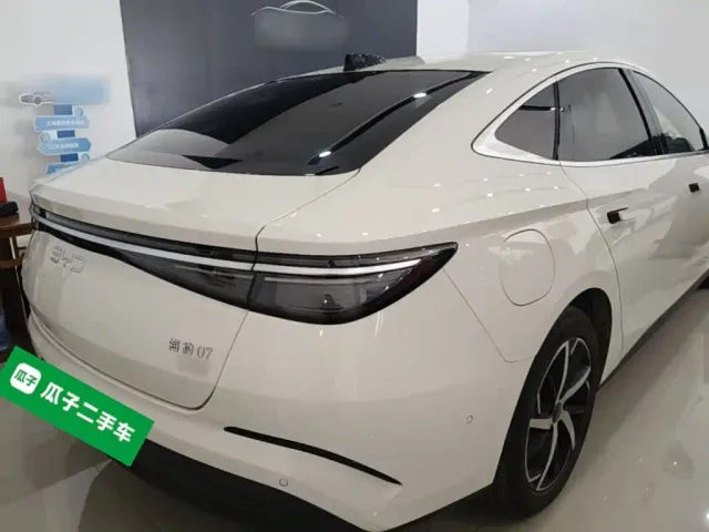 BYD Seal 07 DM-i — Фото автомобиля 6