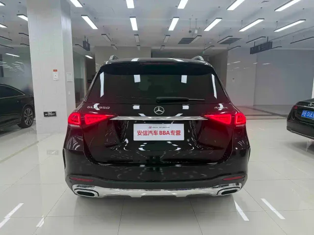 Mercedes-Benz GLE-Class — Фото автомобиля 4