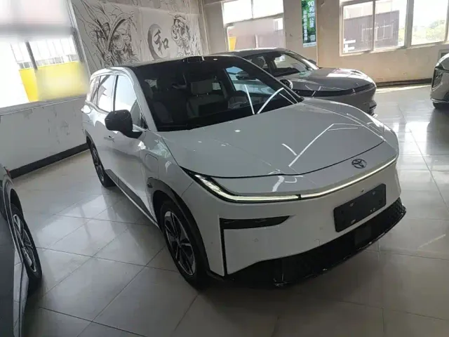 Toyota BoZhi 3X — Фото автомобиля 3