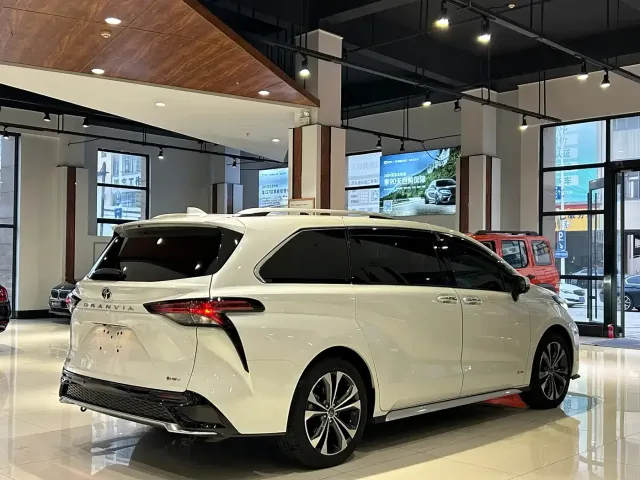 Toyota Granvia — Фото автомобиля 26