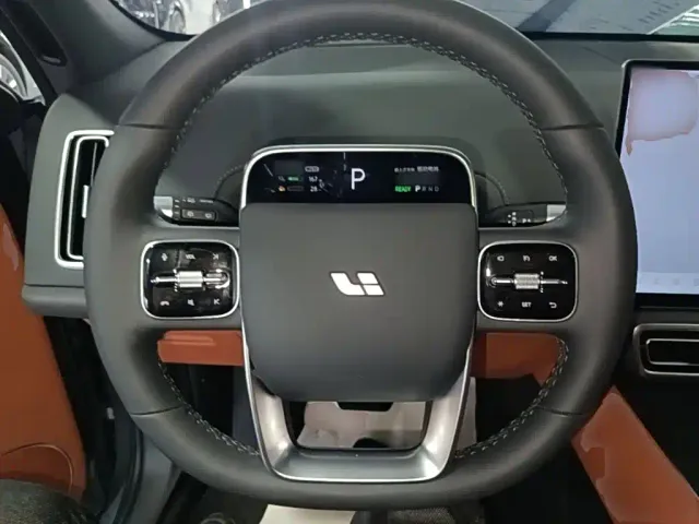 Li Auto L7 — Фото автомобиля 10