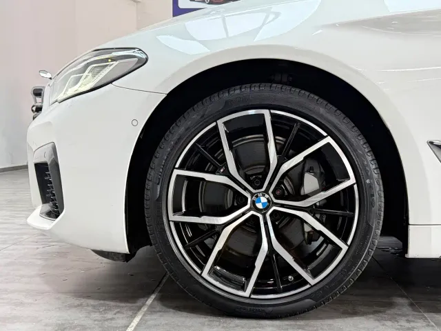BMW 5 Series — Фото автомобиля 17