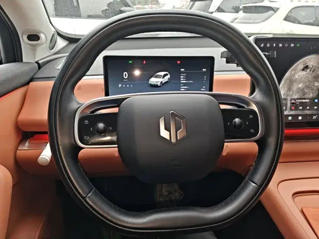 Leapmotor C10 — Фото автомобиля 10