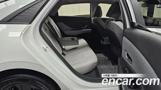 Hyundai AVANTE Avante (CN7) — Фото автомобиля 11