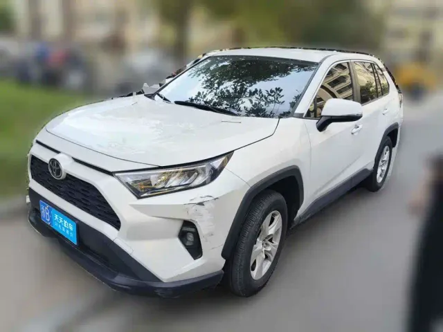 Фотография автомобиля — Toyota RAV4