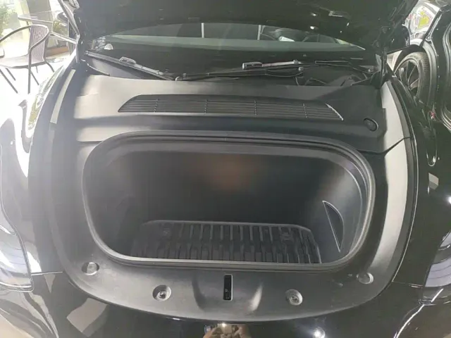 Tesla Model Y — Фото автомобиля 19