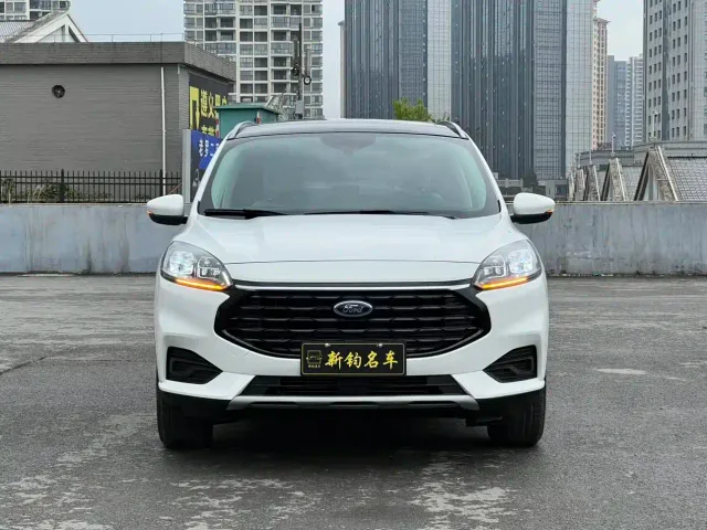 Ford Escape — Фото автомобиля 2
