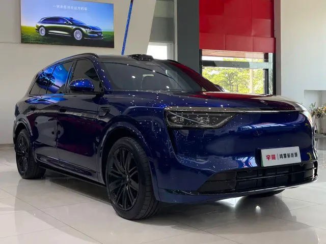 Aito M8 — Фото автомобиля 3