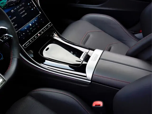 Mercedes-Benz Mercedes-Benz C-Class AMG New Energy 2024 Mercedes-AMG C 63 S E PERFORMANCE F1 Edition — Фото автомобиля 13