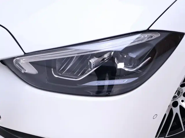 Mercedes-Benz C-Class — Фото автомобиля 4