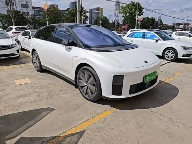 Li Auto i6 — Фото автомобиля 3