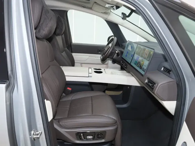 Li Auto MEGA — Фото автомобиля 26