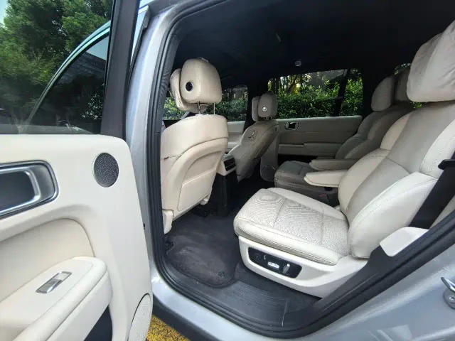 Li Auto L9 — Фото автомобиля 10