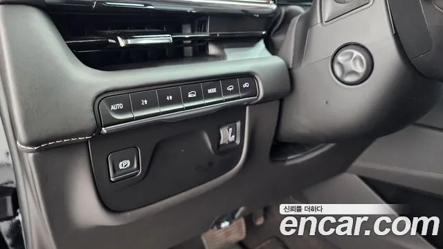 Cadillac Escalade Generation 5 — Фото автомобиля 19