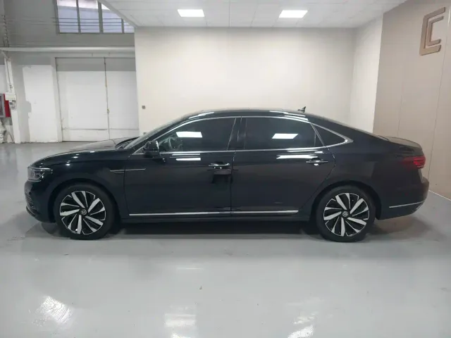 Volkswagen Passat — Фото автомобиля 9