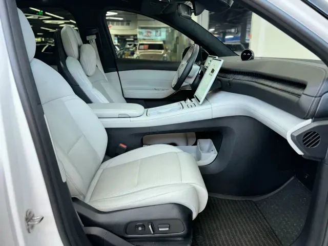 Nio ES6 — Фото автомобиля 12